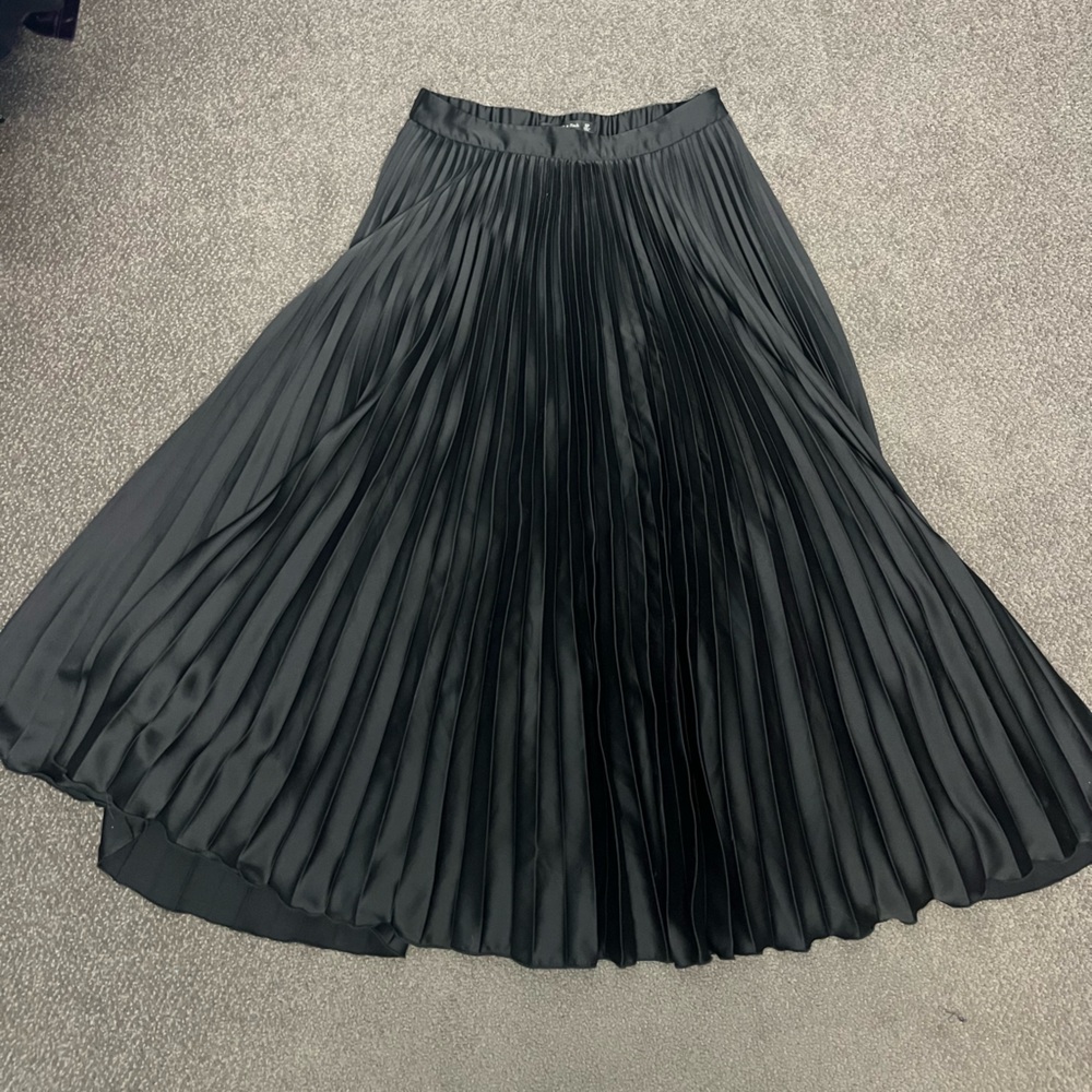Abercrombie & Fitch Black A-Line Pleated Skirt